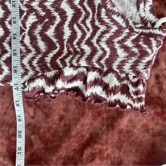 Maurices Women's Zigzag Patterned Top - Maroon and White / Size Medium - Picture 8 of 9